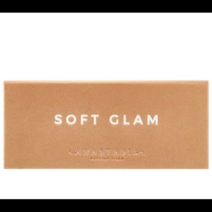 Anastasia Beverly Hills “Soft Glam” Eyeshadow Palette